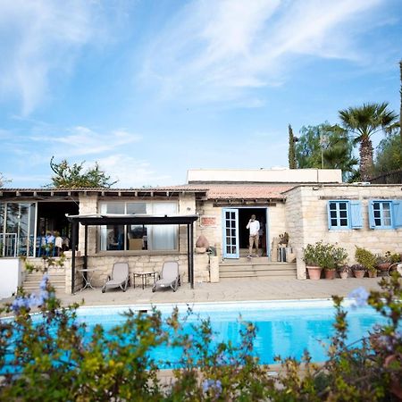 The Carob Tree Villa - Rustic Luxury Home With Access To Pool And Restaurant Larnaca Exteriör bild